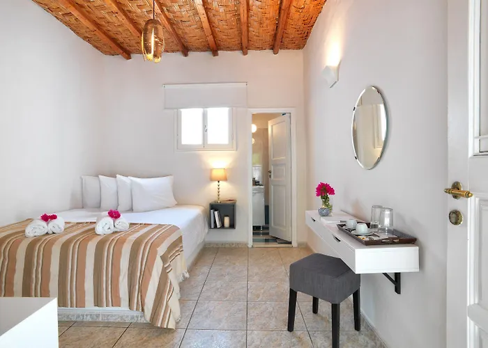 Thalasea Kimolos - θalasea - Ps Psathi (Kimolos)